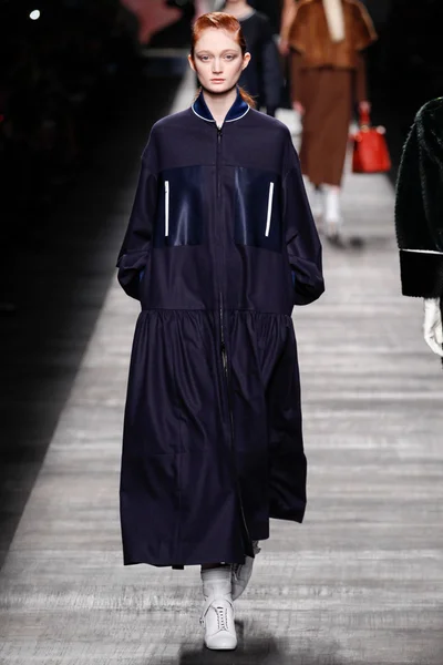 Look 12